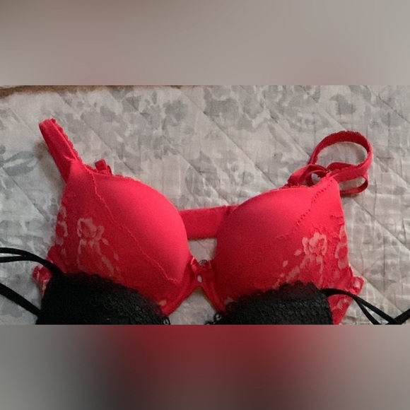 6 available: 34 B Custom Bras - bundle or separate - Picture 7 of 11